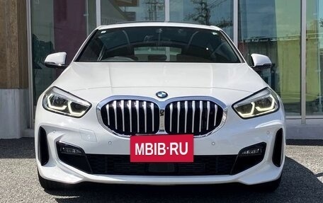 BMW 1 серия, 2022 год, 1 966 000 рублей, 2 фотография