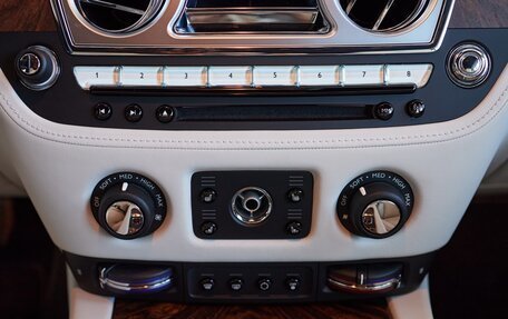 Rolls-Royce Wraith, 2016 год, 21 000 000 рублей, 16 фотография