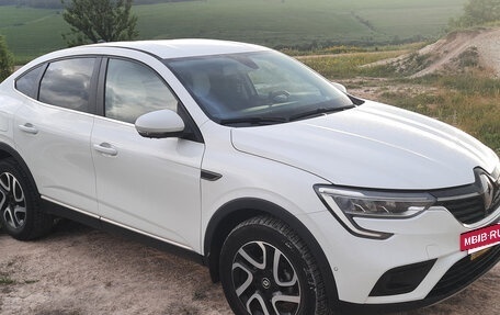 Renault Arkana I, 2022 год, 1 750 000 рублей, 2 фотография