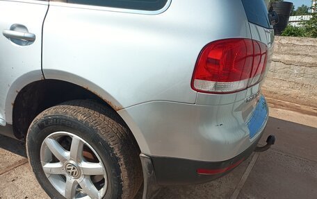 Volkswagen Touareg III, 2005 год, 800 000 рублей, 10 фотография