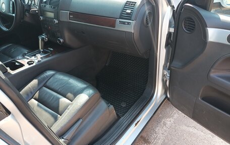 Volkswagen Touareg III, 2005 год, 800 000 рублей, 27 фотография