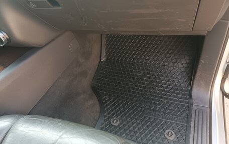 Volkswagen Touareg III, 2005 год, 800 000 рублей, 28 фотография