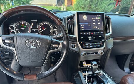 Toyota Land Cruiser 200, 2016 год, 5 600 000 рублей, 1 фотография