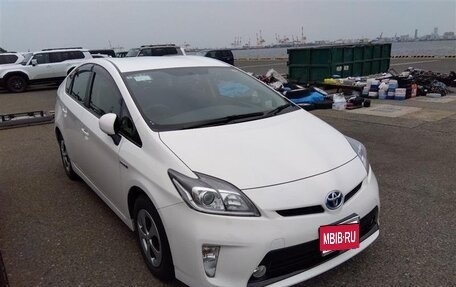 Toyota Prius, 2014 год, 1 385 000 рублей, 1 фотография