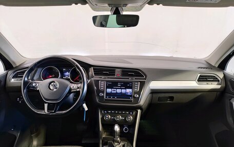 Volkswagen Tiguan II, 2017 год, 2 059 000 рублей, 8 фотография