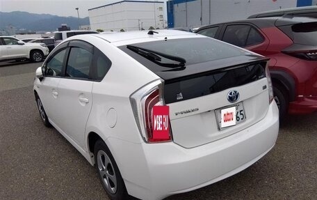 Toyota Prius, 2014 год, 1 385 000 рублей, 3 фотография