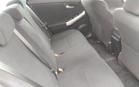 Toyota Prius, 2014 год, 1 385 000 рублей, 12 фотография