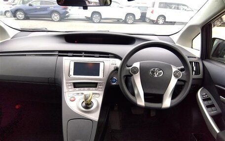 Toyota Prius, 2014 год, 1 385 000 рублей, 6 фотография