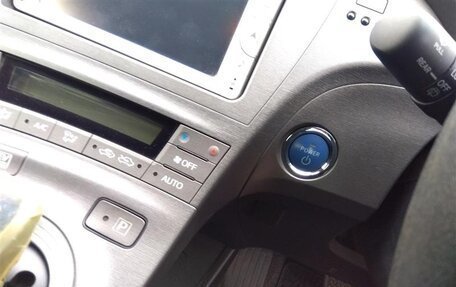 Toyota Prius, 2014 год, 1 385 000 рублей, 8 фотография