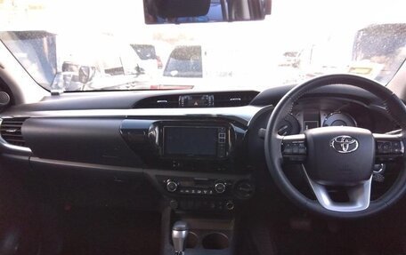 Toyota Hilux VIII, 2021 год, 4 925 000 рублей, 7 фотография