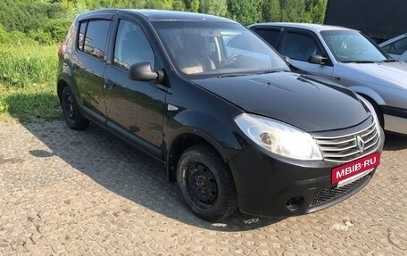 Renault Sandero I, 2010 год, 280 000 рублей, 2 фотография