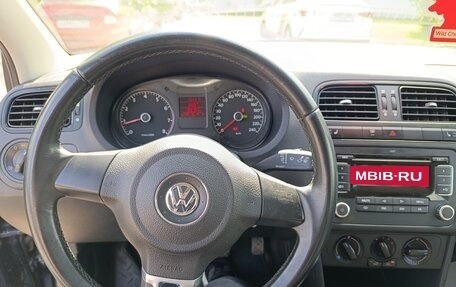 Volkswagen Polo VI (EU Market), 2011 год, 710 000 рублей, 2 фотография