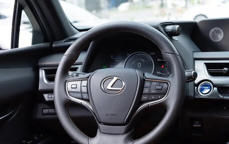 Lexus UX I, 2022 год, 2 600 000 рублей, 13 фотография