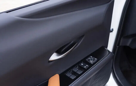 Lexus UX I, 2022 год, 2 600 000 рублей, 19 фотография