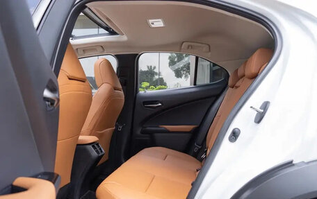 Lexus UX I, 2022 год, 2 600 000 рублей, 20 фотография
