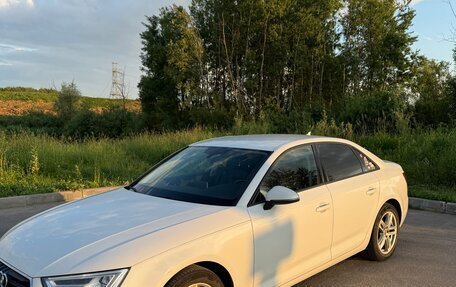 Audi A4, 2017 год, 2 400 000 рублей, 4 фотография