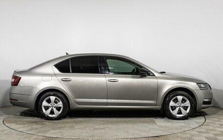 Skoda Octavia, 2018 год, 1 900 000 рублей, 4 фотография