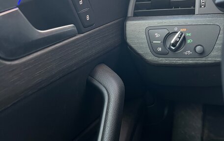 Audi A4, 2017 год, 2 400 000 рублей, 12 фотография