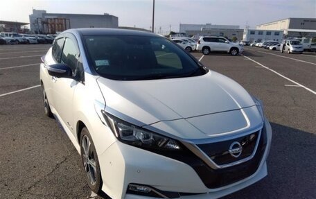Nissan Leaf II, 2017 год, 1 045 000 рублей, 5 фотография