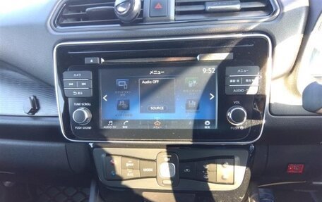 Nissan Leaf II, 2017 год, 1 045 000 рублей, 9 фотография