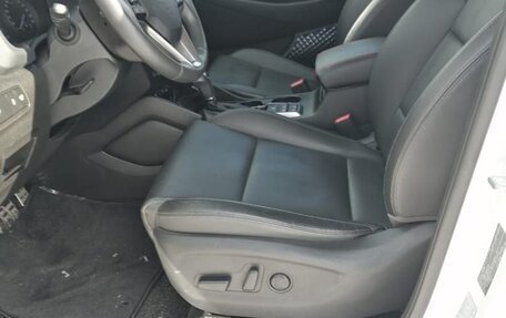 Hyundai Tucson III, 2018 год, 2 550 000 рублей, 21 фотография