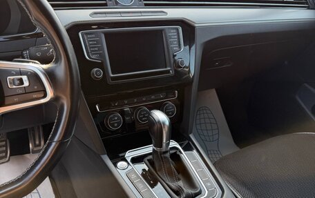 Volkswagen Passat B8 рестайлинг, 2017 год, 2 600 000 рублей, 8 фотография
