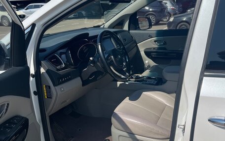 KIA Carnival III, 2019 год, 3 000 000 рублей, 10 фотография