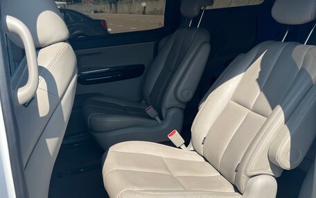 KIA Carnival III, 2019 год, 3 000 000 рублей, 11 фотография