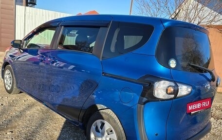 Toyota Sienta II, 2017 год, 1 350 000 рублей, 9 фотография