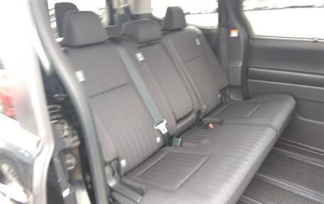 Toyota Noah, 2022 год, 3 015 000 рублей, 9 фотография