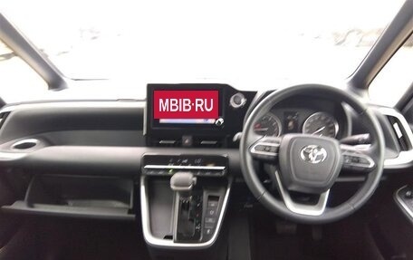 Toyota Noah, 2022 год, 3 015 000 рублей, 7 фотография