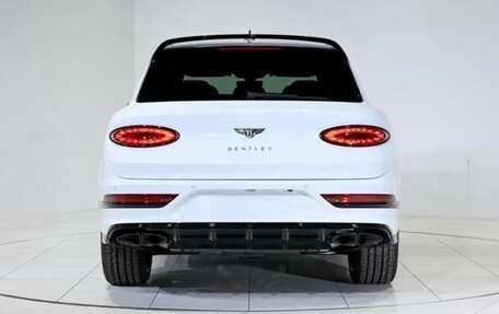 Bentley Bentayga I, 2024 год, 24 900 000 рублей, 3 фотография