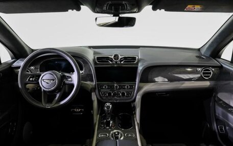 Bentley Bentayga I, 2024 год, 24 900 000 рублей, 9 фотография
