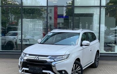Mitsubishi Outlander III рестайлинг 3, 2022 год, 3 050 000 рублей, 1 фотография