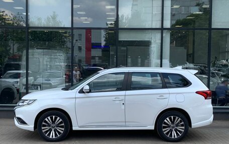Mitsubishi Outlander III рестайлинг 3, 2022 год, 3 050 000 рублей, 5 фотография