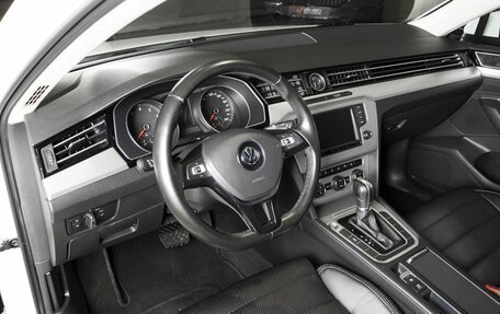 Volkswagen Passat B8 рестайлинг, 2016 год, 1 999 127 рублей, 3 фотография