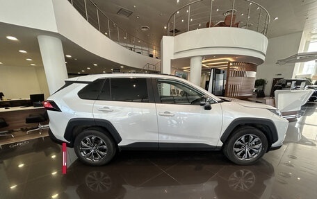 Toyota RAV4, 2024 год, 3 750 000 рублей, 5 фотография