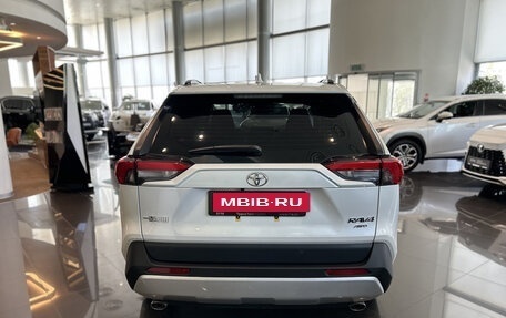 Toyota RAV4, 2024 год, 3 750 000 рублей, 7 фотография