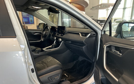 Toyota RAV4, 2024 год, 3 750 000 рублей, 13 фотография