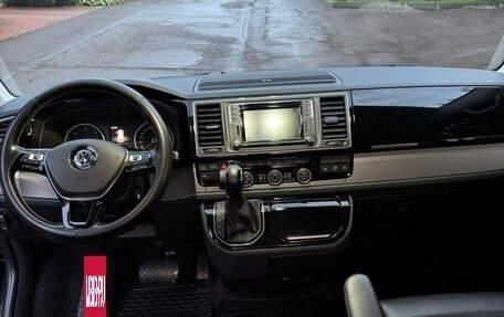 Volkswagen Multivan T6 рестайлинг, 2018 год, 5 700 000 рублей, 3 фотография