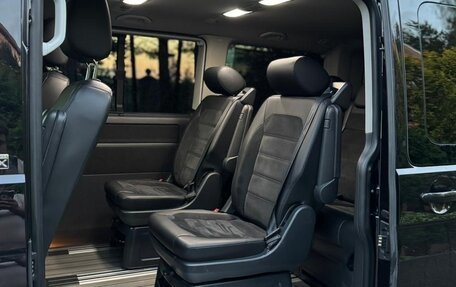 Volkswagen Multivan T6 рестайлинг, 2018 год, 5 700 000 рублей, 6 фотография