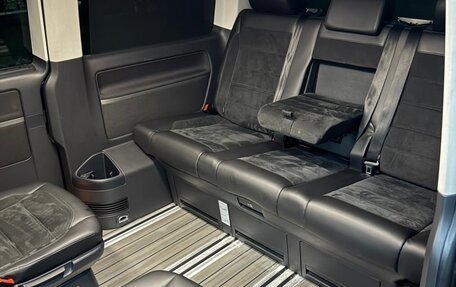 Volkswagen Multivan T6 рестайлинг, 2018 год, 5 700 000 рублей, 8 фотография