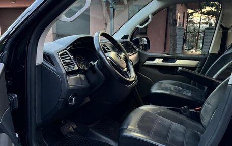 Volkswagen Multivan T6 рестайлинг, 2018 год, 5 700 000 рублей, 10 фотография