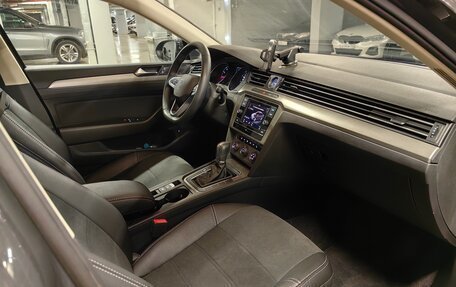 Volkswagen Passat B8 рестайлинг, 2017 год, 2 300 000 рублей, 10 фотография