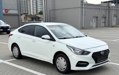 Hyundai Solaris II рестайлинг, 2018 год, 680 000 рублей, 2 фотография