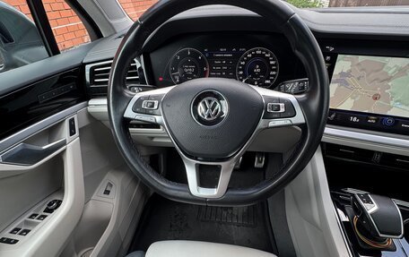 Volkswagen Touareg III, 2019 год, 5 830 000 рублей, 5 фотография