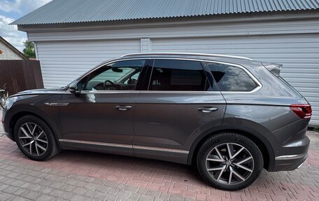 Volkswagen Touareg III, 2019 год, 5 830 000 рублей, 8 фотография