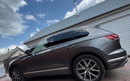 Volkswagen Touareg III, 2019 год, 5 830 000 рублей, 6 фотография