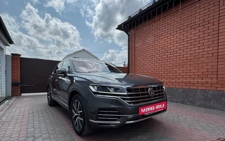 Volkswagen Touareg III, 2019 год, 5 830 000 рублей, 3 фотография