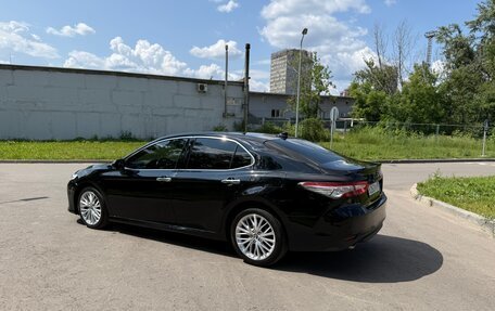 Toyota Camry, 2019 год, 3 050 000 рублей, 4 фотография